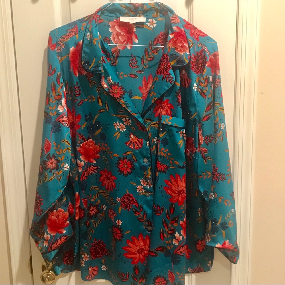 LOFT PLUS pajama like silky like top! Size 24